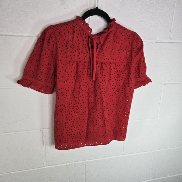 Madewell AJ939 Red Eyelet Tuffle Neck Keyhole Short Sleeve Blouse - Picture 3 of 6